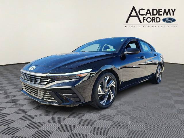 Used 2025 Hyundai Elantra Sport FWD image 3