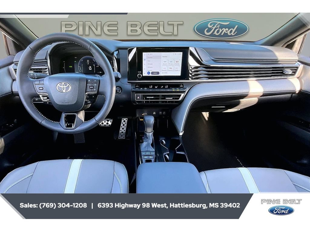 Used 2025 Toyota Camry SE w/ Convenience Package FWD image 13