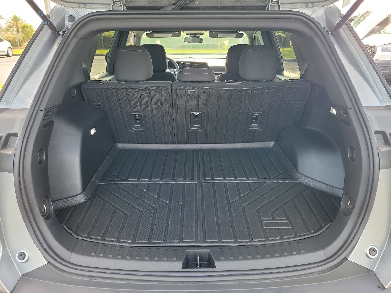 Used 2025 Chevrolet Equinox LT AWD/4WD image 7