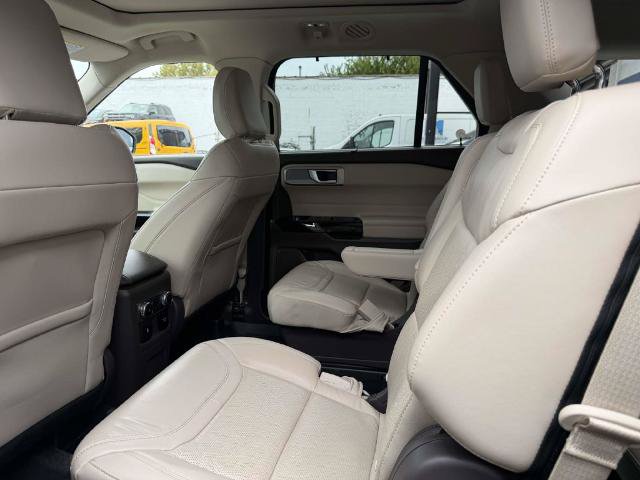 Certified 2023 Ford Explorer Platinum w/ Class IV Trailer Tow Package AWD/4WD image 12
