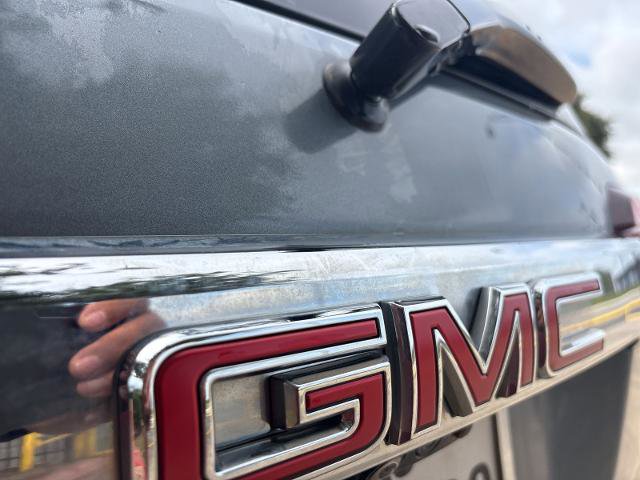 Used 2022 GMC Acadia Denali w/ Denali Technology Package FWD image 4