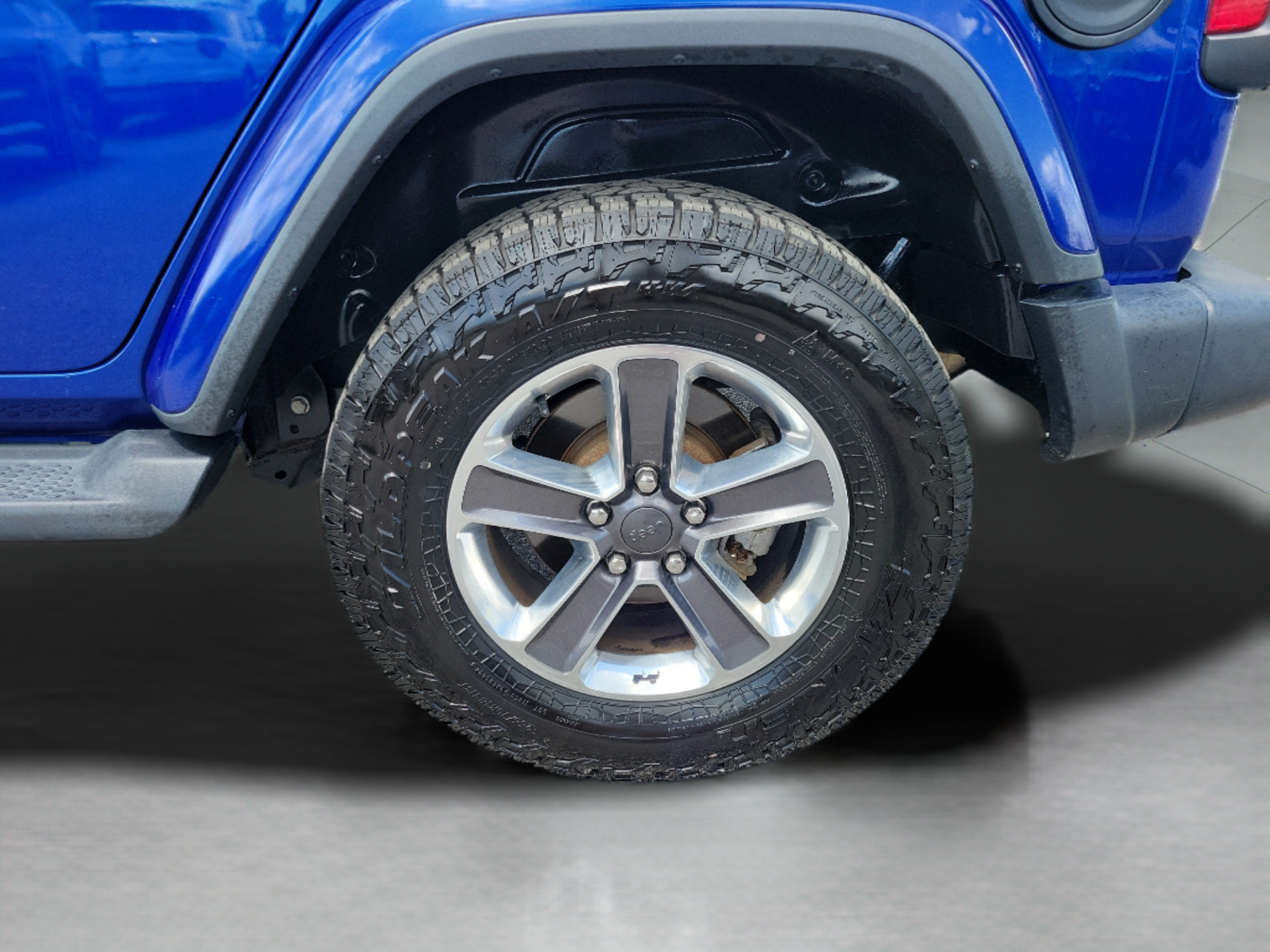 Used 2020 Jeep Wrangler Unlimited Sahara w/ Uconnect 4C Nav & Sound Group AWD/4WD image 5