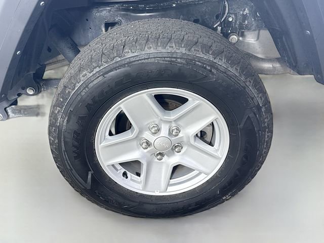 Used 2023 Jeep Gladiator Sport image 28