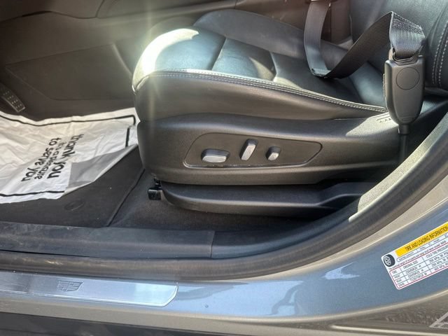 Used 2023 Cadillac XT6 Premium Luxury FWD image 17