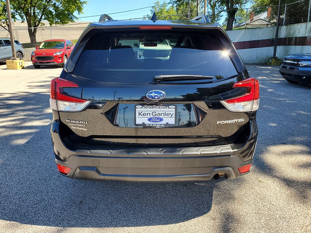 Used 2019 Subaru Forester Premium w/ All-Weather Package AWD/4WD image 6