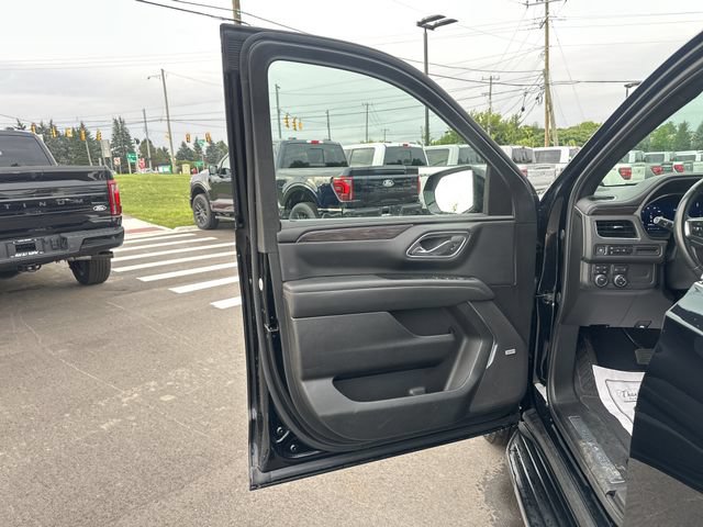 Used 2024 Chevrolet Suburban LT AWD/4WD image 26