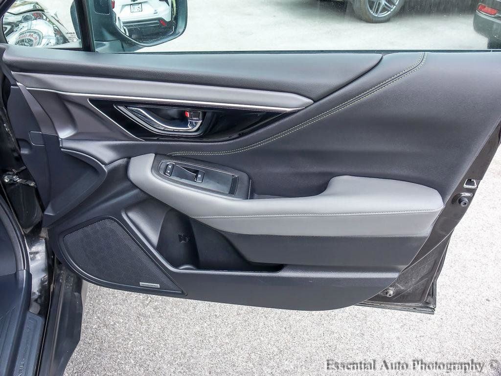 Used 2025 Subaru Outback Onyx Edition AWD/4WD image 24