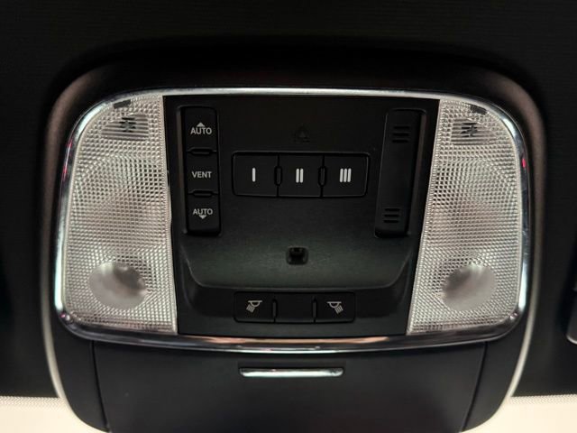 Used 2018 Dodge Charger R/T image 32