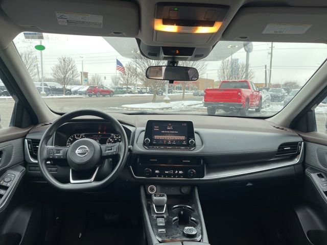 Used 2021 Nissan Rogue SV image 14