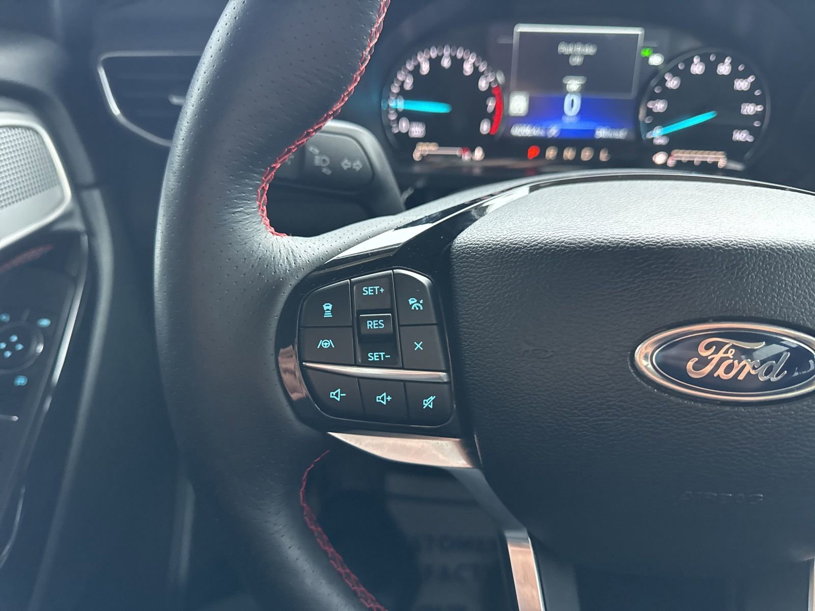 Certified 2024 Ford Explorer ST-Line w/ Class IV Trailer Tow Package image 32