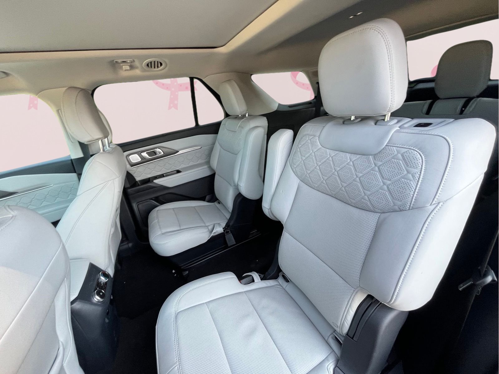 Certified 2025 Ford Explorer Platinum w/ Ultimate Package AWD/4WD image 29