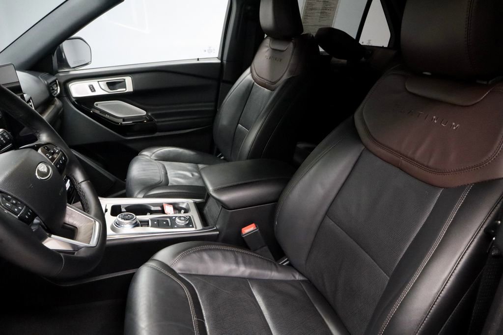 Certified 2022 Ford Explorer Platinum w/ Equipment Group 601A image 31