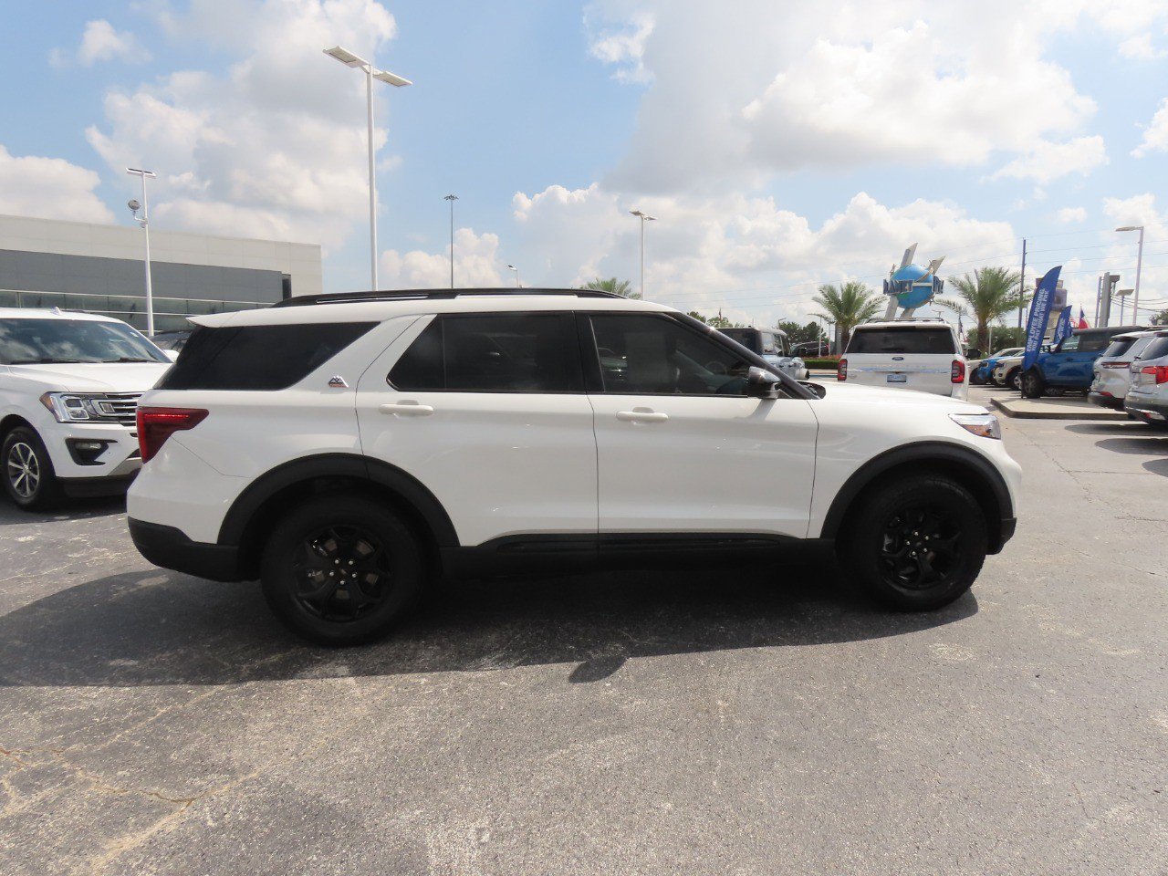 Certified 2022 Ford Explorer Timberline w/ Timberline Technology Package AWD/4WD image 10