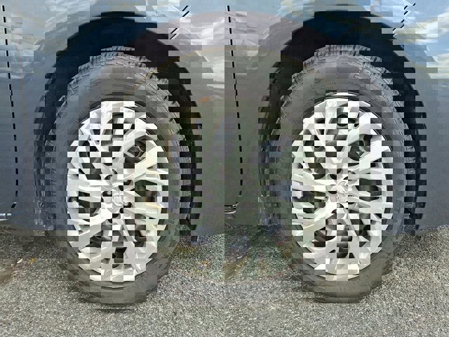 Used 2019 Toyota Corolla LE FWD image 9