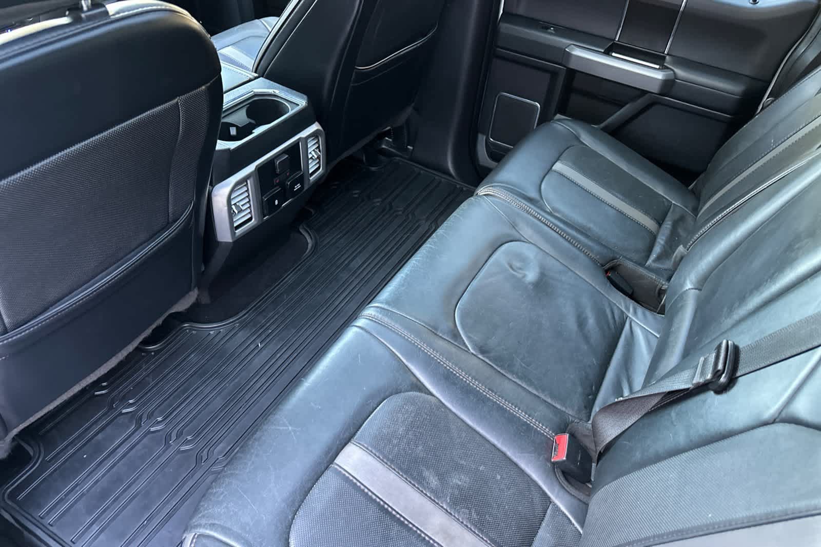 Certified 2019 Ford F350 Platinum w/ Platinum Ultimate Package AWD/4WD image 4