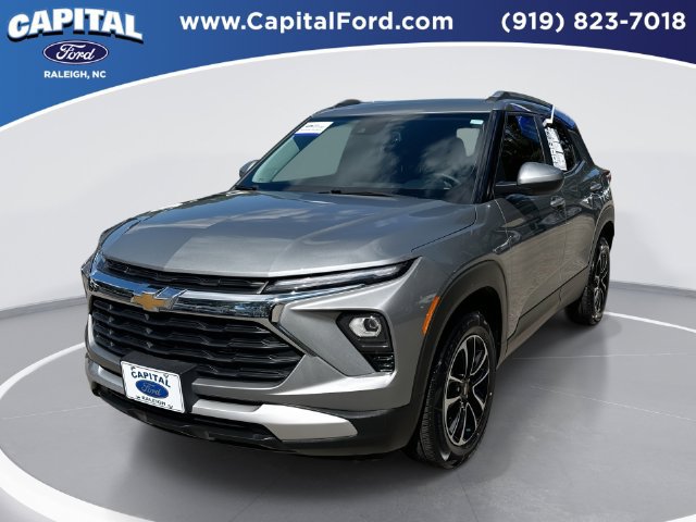 Used 2025 Chevrolet TrailBlazer LT w/ Convenience Package AWD/4WD image 1