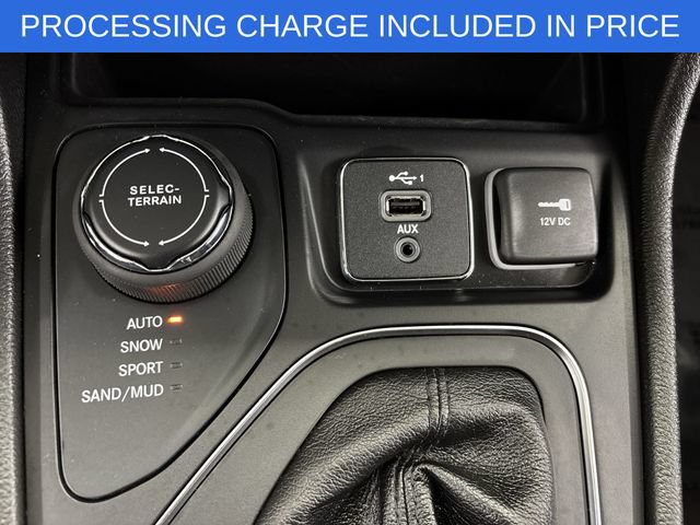Used 2020 Jeep Cherokee Latitude w/ Cold Weather Group AWD/4WD image 22