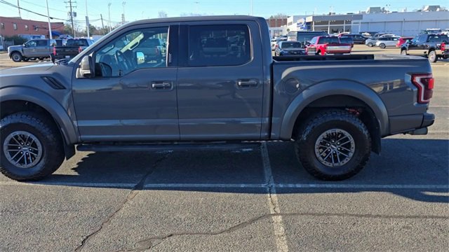 Certified 2020 Ford F150 Raptor w/ Equipment Group 802A Luxury image 3