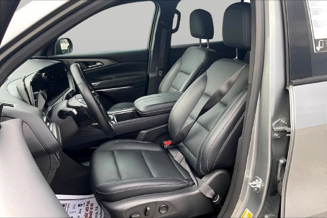 Used 2025 Chevrolet Traverse LT AWD/4WD image 27
