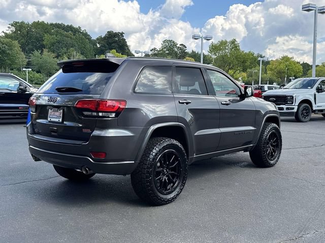 Used 2017 Jeep Grand Cherokee Altitude AWD/4WD image 4