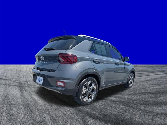 Used 2024 Hyundai Venue Limited FWD image 3