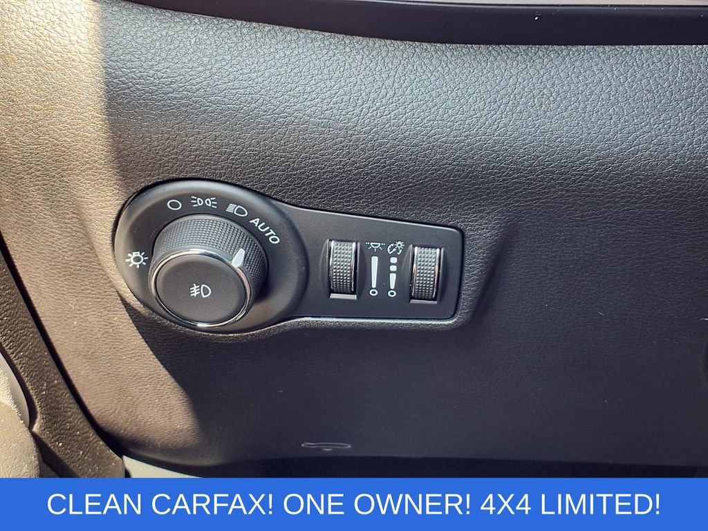 Used 2025 Jeep Compass Limited AWD/4WD image 17