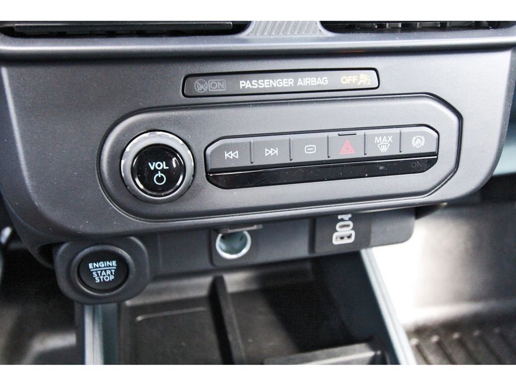 Certified 2025 Ford Maverick XLT w/ Black Appearance Package image 26