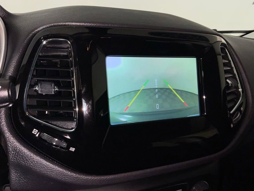Used 2020 Jeep Compass Latitude FWD image 18