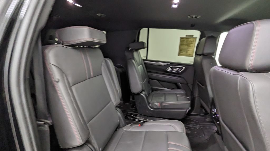Used 2024 Chevrolet Suburban RST w/ Luxury Package AWD/4WD image 38