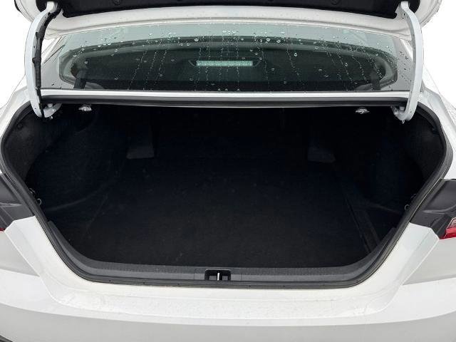 Used 2025 Toyota Camry SE FWD image 9
