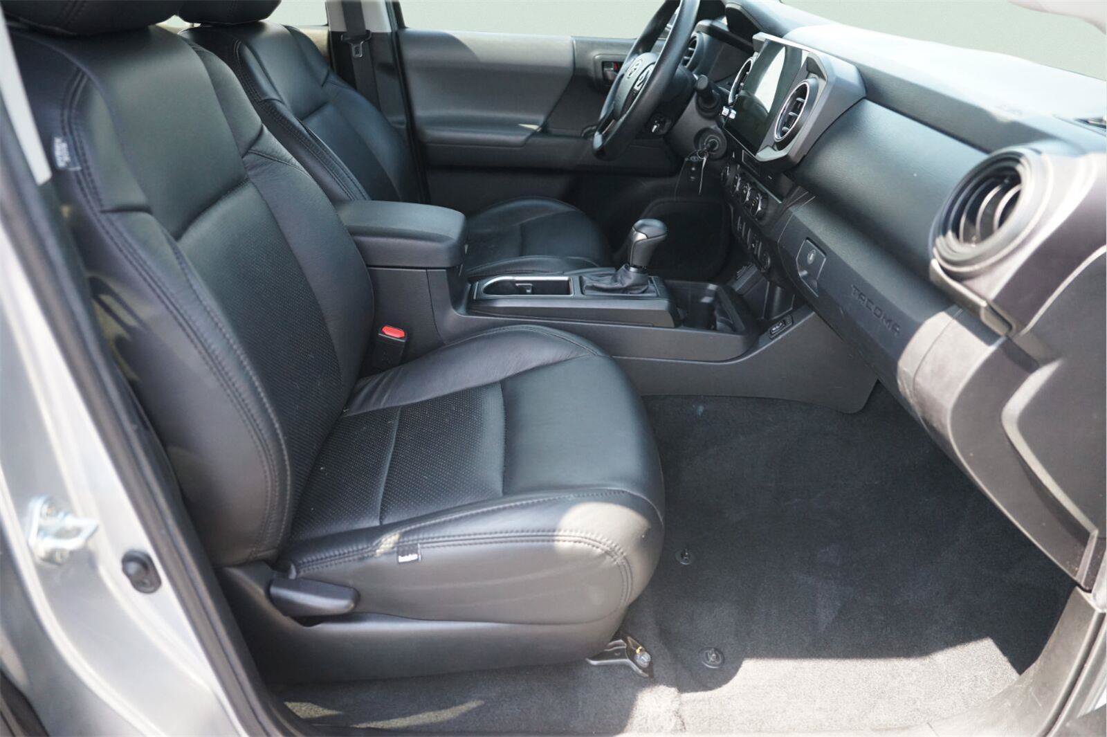 Used 2022 Toyota Tacoma SR AWD/4WD image 18