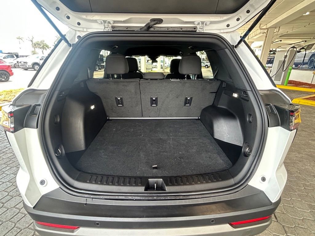 Used 2025 Chevrolet Equinox LT image 31