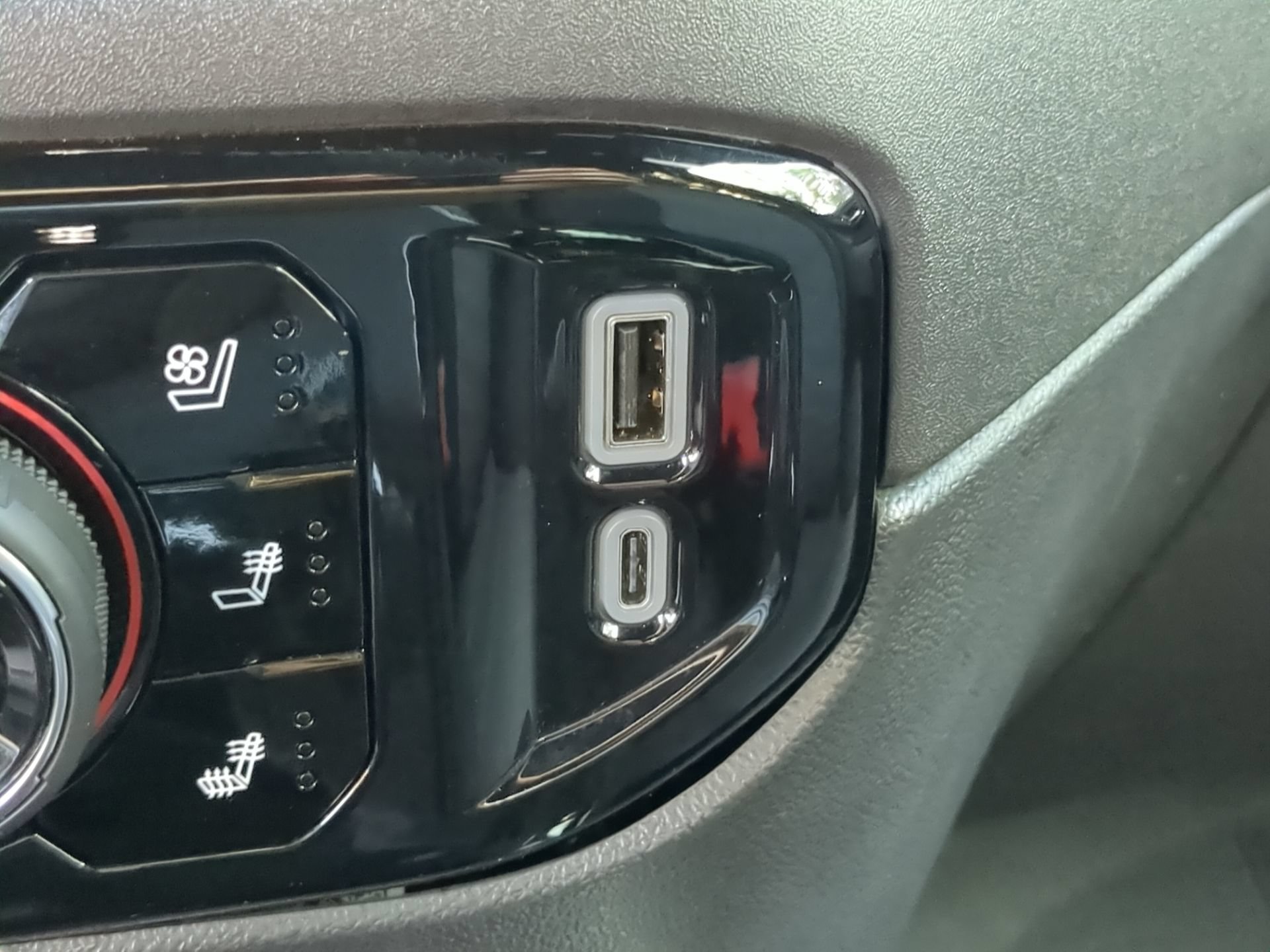 Used 2024 Chevrolet Silverado 1500 ZR2 w/ Technology Package AWD/4WD image 61