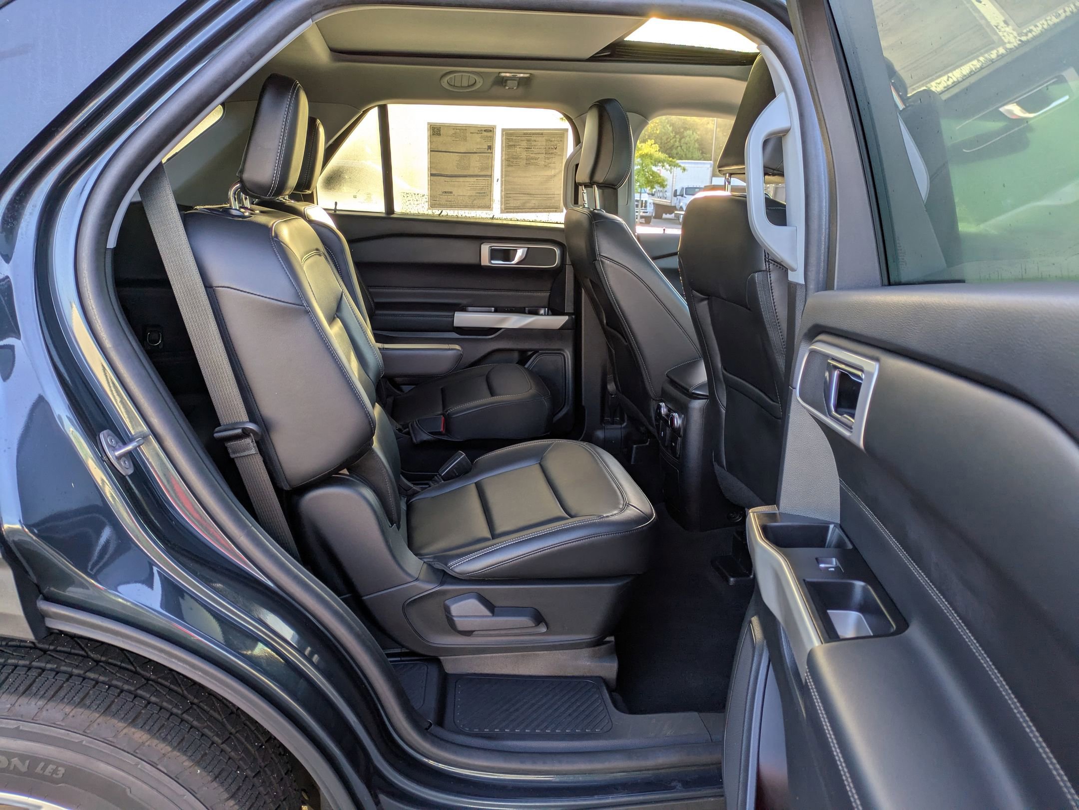 Certified 2022 Ford Explorer XLT w/ Equipment Group 202A image 35