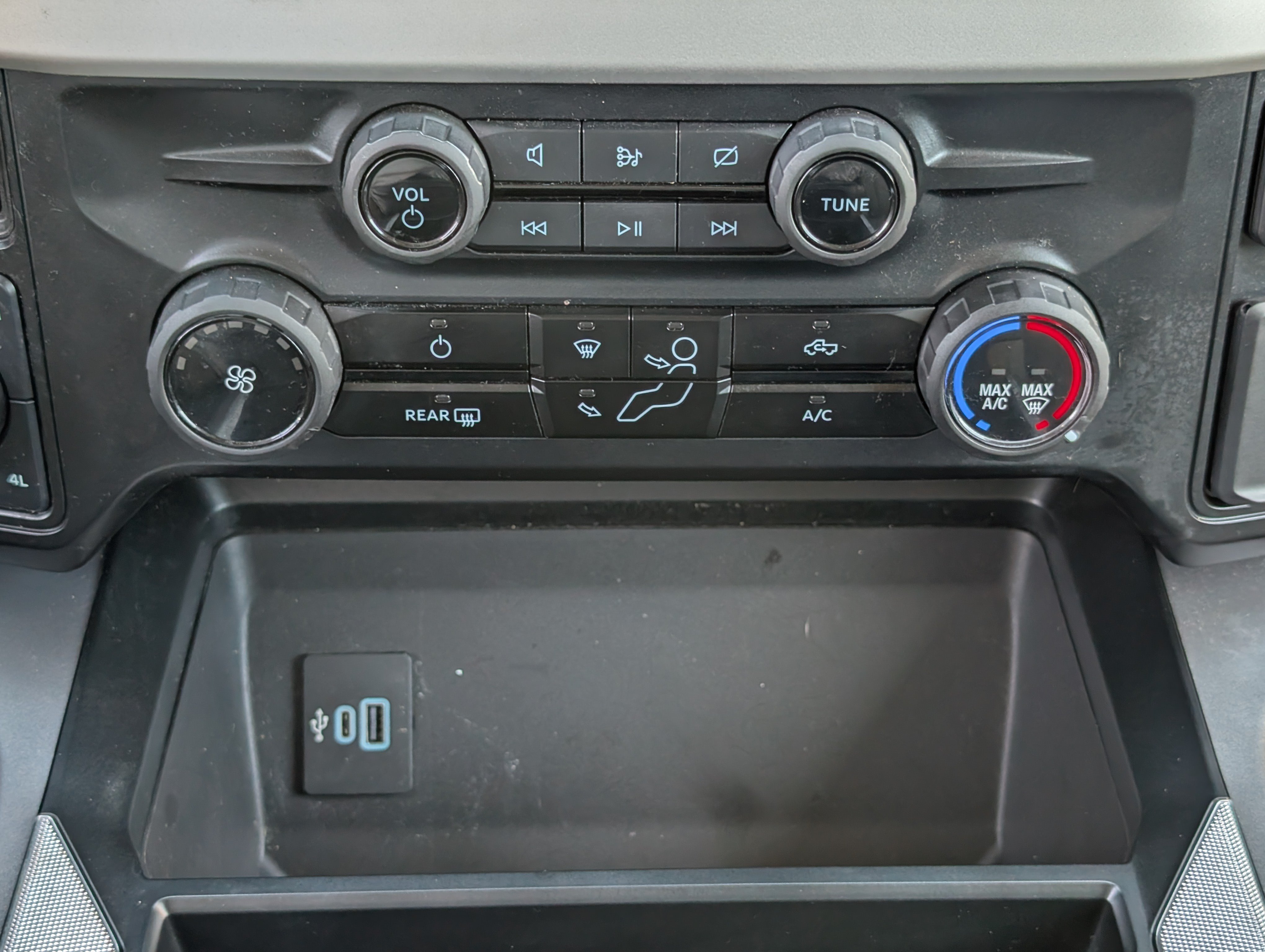Certified 2024 Ford F350 XLT AWD/4WD image 29