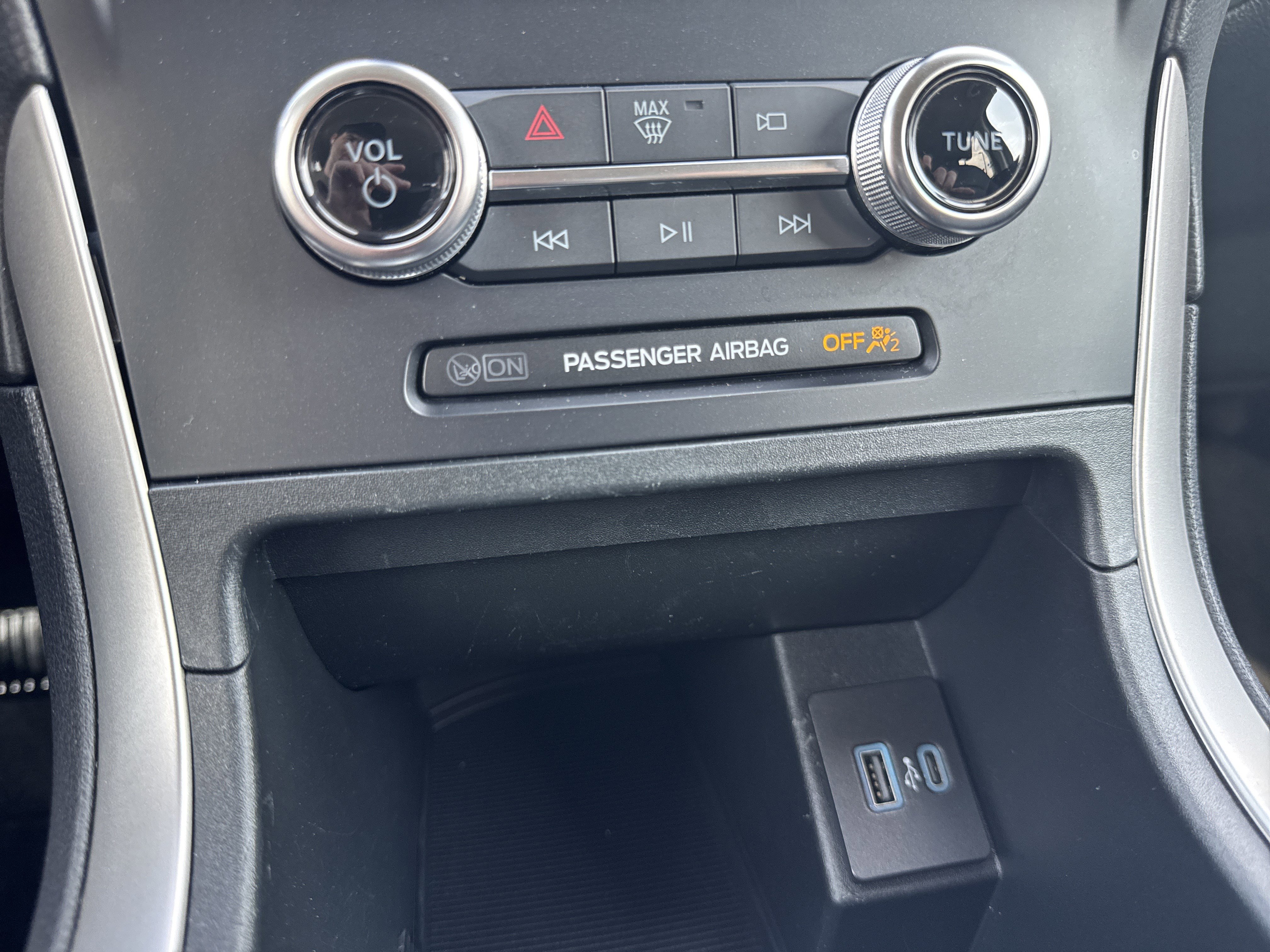 Certified 2024 Ford Edge SEL image 29