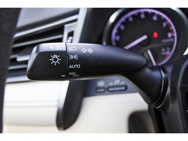 Used 2020 Toyota Camry LE image 16