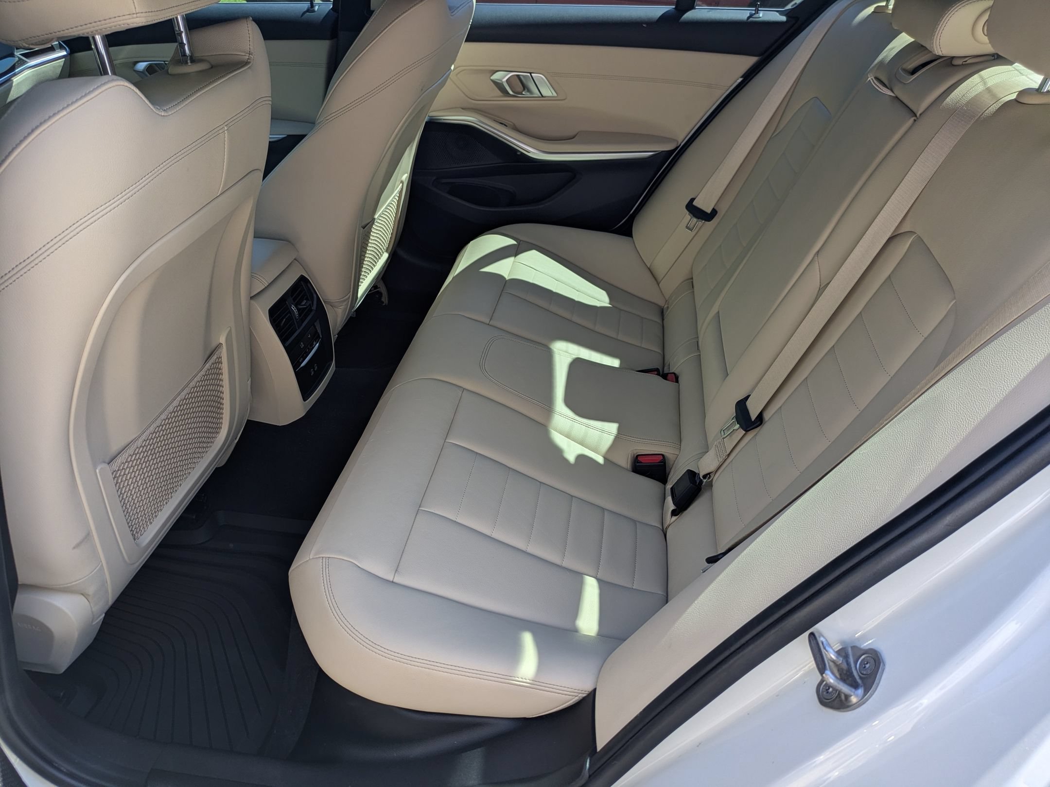 Used 2021 BMW 330i Sedan w/ Premium Package RWD image 27
