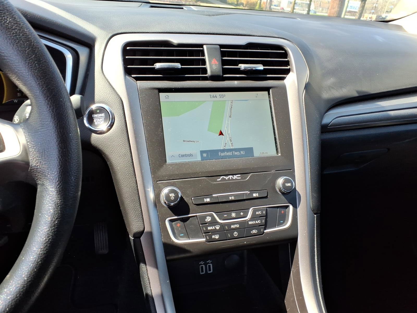 Certified 2020 Ford Fusion SE FWD image 9