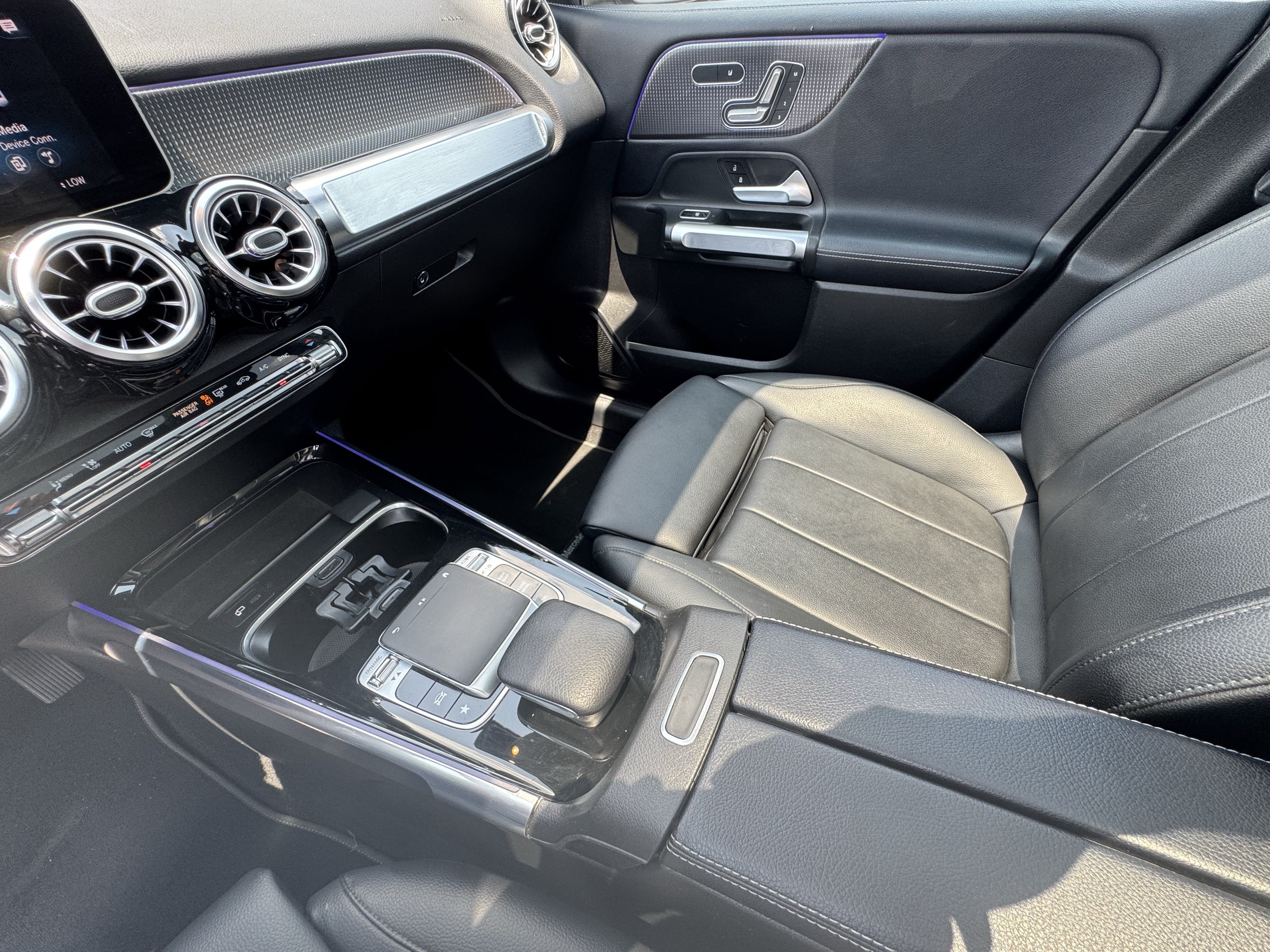 Used 2020 Mercedes-Benz GLB 250 4MATIC image 32
