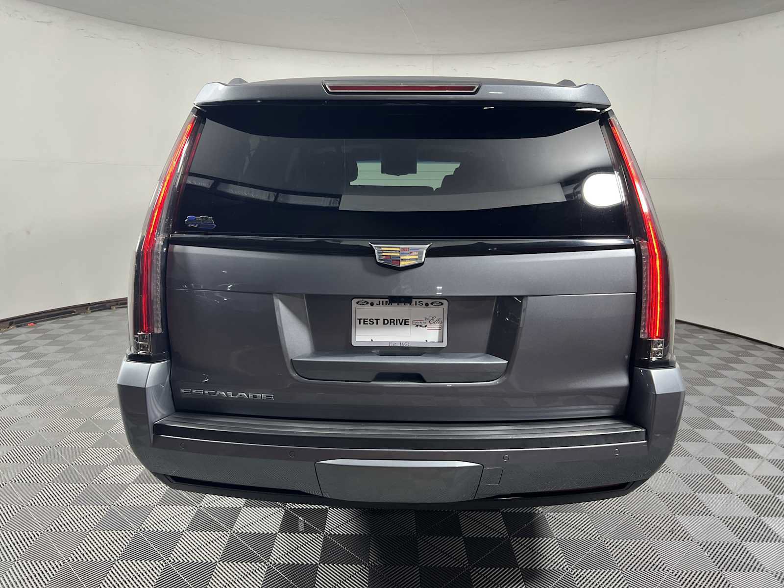 Used 2020 Cadillac Escalade ESV Premium Luxury w/ Escalade Sport Edition RWD image 10
