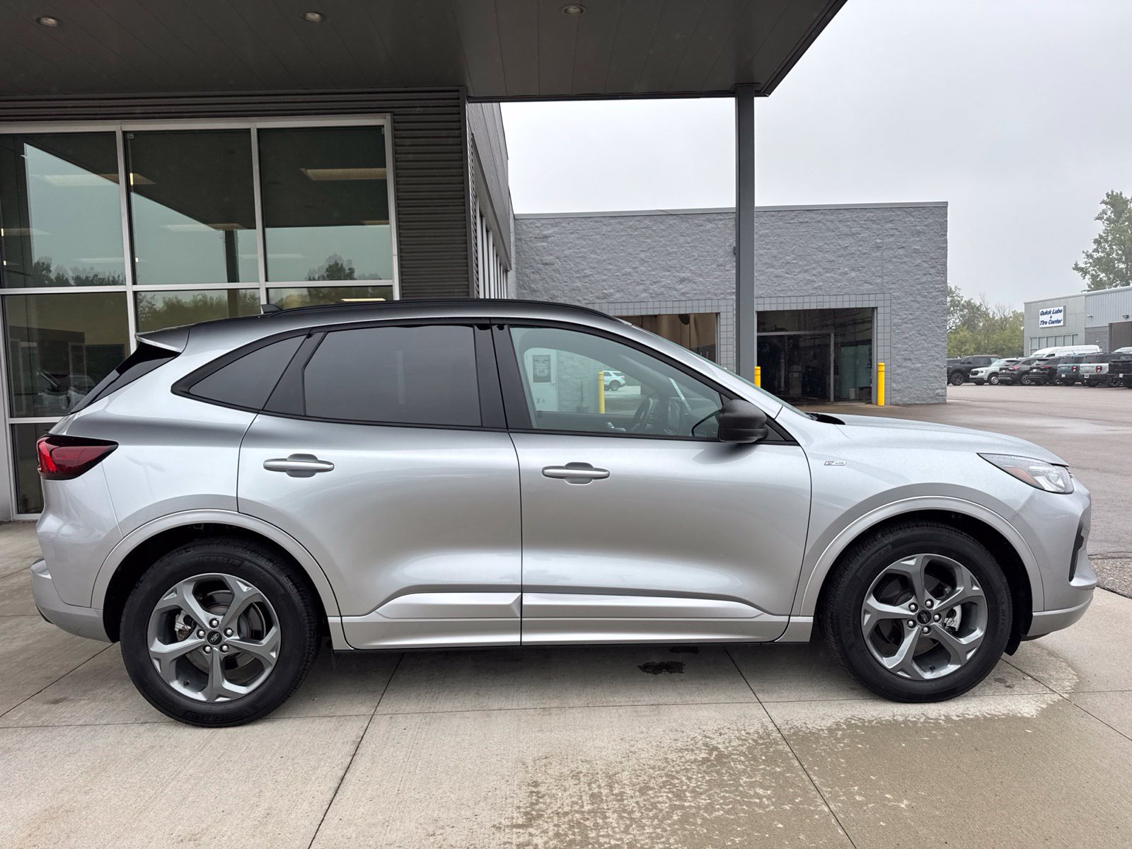 Certified 2023 Ford Escape ST-Line w/ Tech Pack #1 FWD image 9