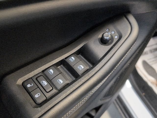 Used 2023 Jeep Grand Cherokee Limited AWD/4WD image 15