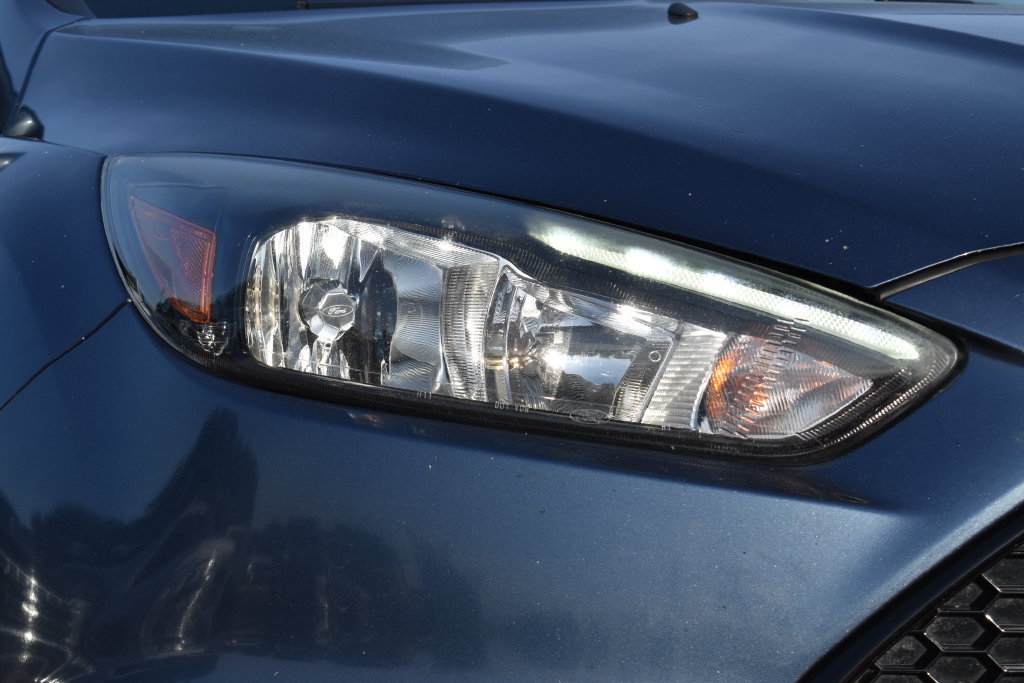 Certified 2018 Ford Focus ST FWD image 4