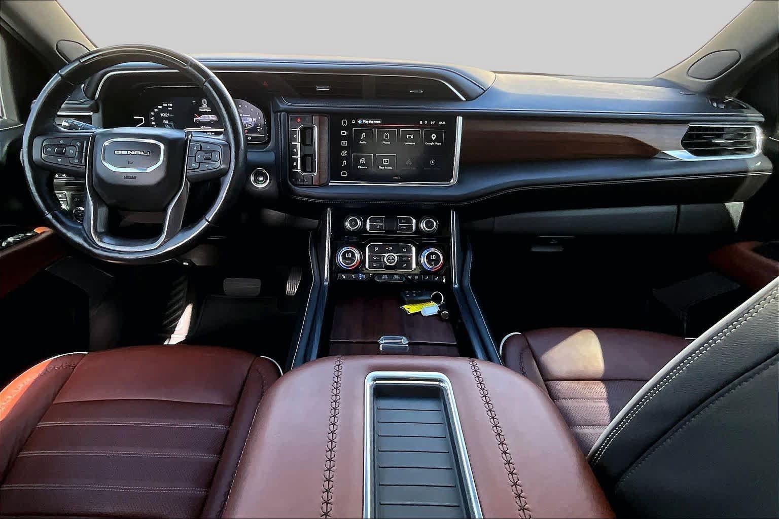 Used 2023 GMC Yukon Denali Ultimate AWD/4WD image 16