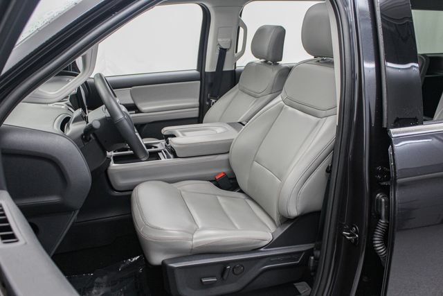 Certified 2025 Ford Expedition Active AWD/4WD image 17