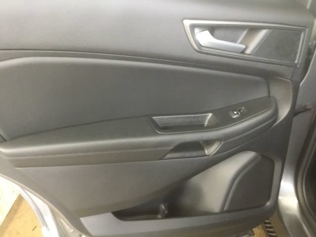 Certified 2024 Ford Edge SE w/ Black Appearance Package AWD/4WD image 8