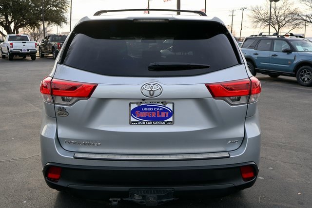 Used 2019 Toyota Highlander LE image 11