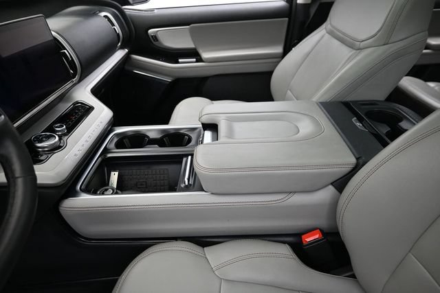 Certified 2025 Ford Expedition Active AWD/4WD image 26