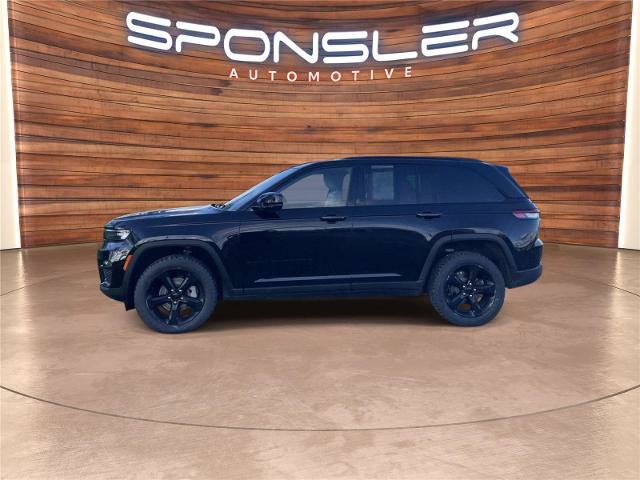 Used 2023 Jeep Grand Cherokee Limited w/ Black Appearance Package AWD/4WD video 2